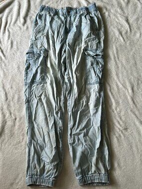 Women's American Eagle Cargo Jeans